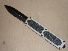 Titan Tan OTF D/A Black Serrated Double Edge Automatic Knife